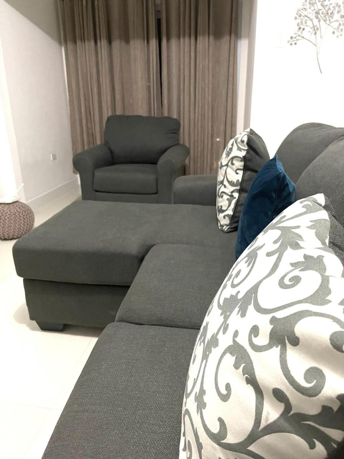 Lux City Apartment With Pool, Ac & 24Hrs Security Kingston Eksteriør billede