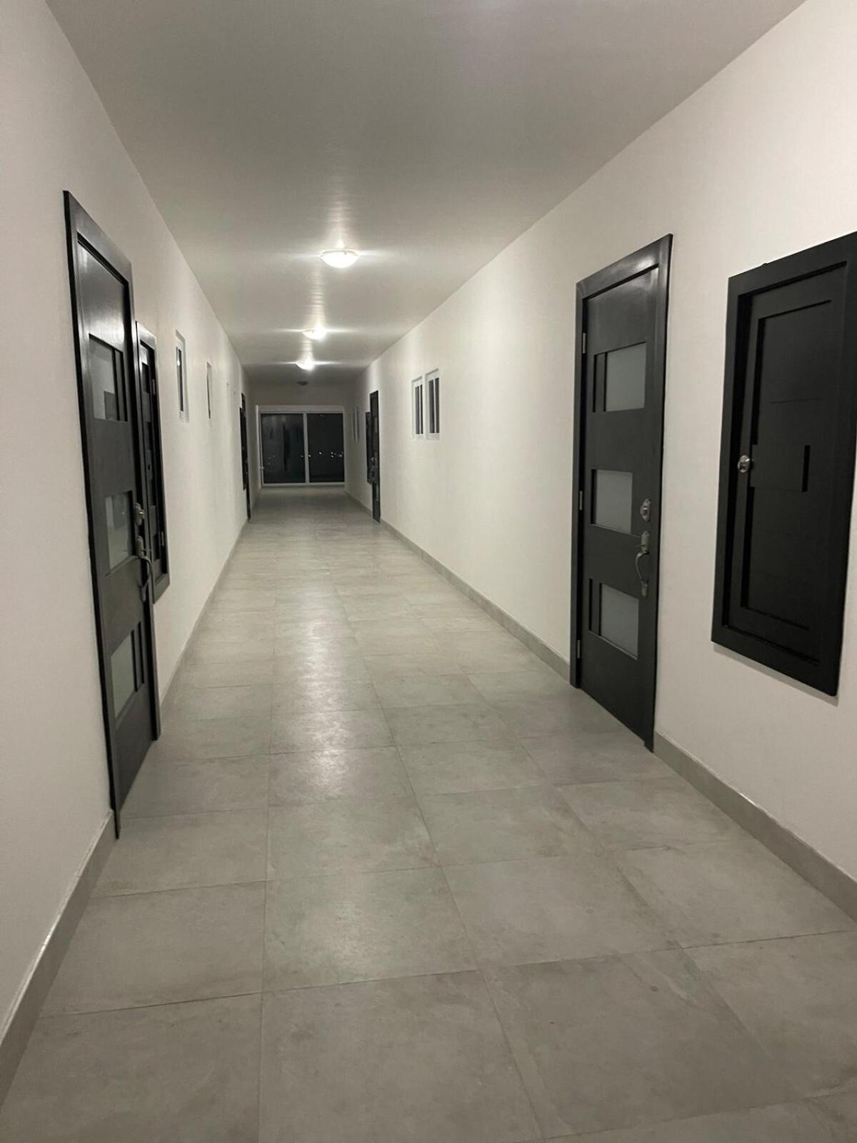 Lux City Apartment With Pool, Ac & 24Hrs Security Kingston Eksteriør billede