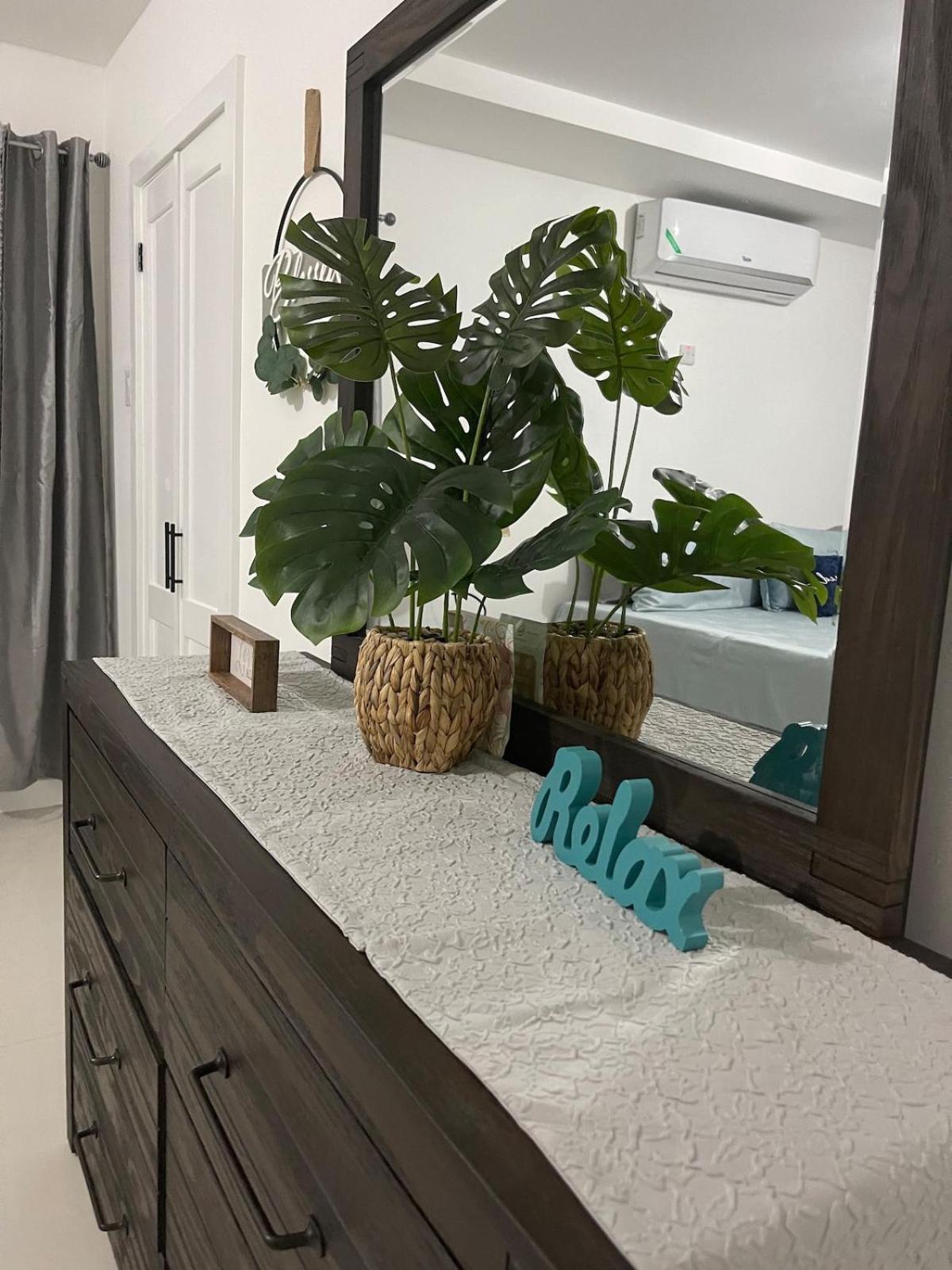 Lux City Apartment With Pool, Ac & 24Hrs Security Kingston Eksteriør billede